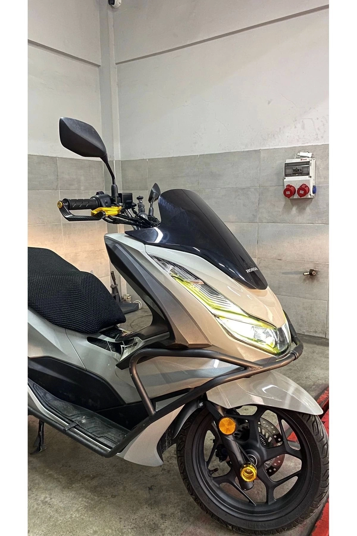 resimler/genel/Honda Pcx,dio,actıva Gold Karbon Manet Koruma