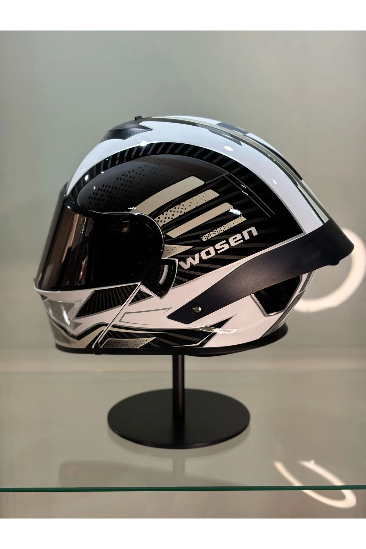 resimler/genel/Ws-202 Güneş Gözlüklü Çene Açılır Kask Siyah Vizörlü D1