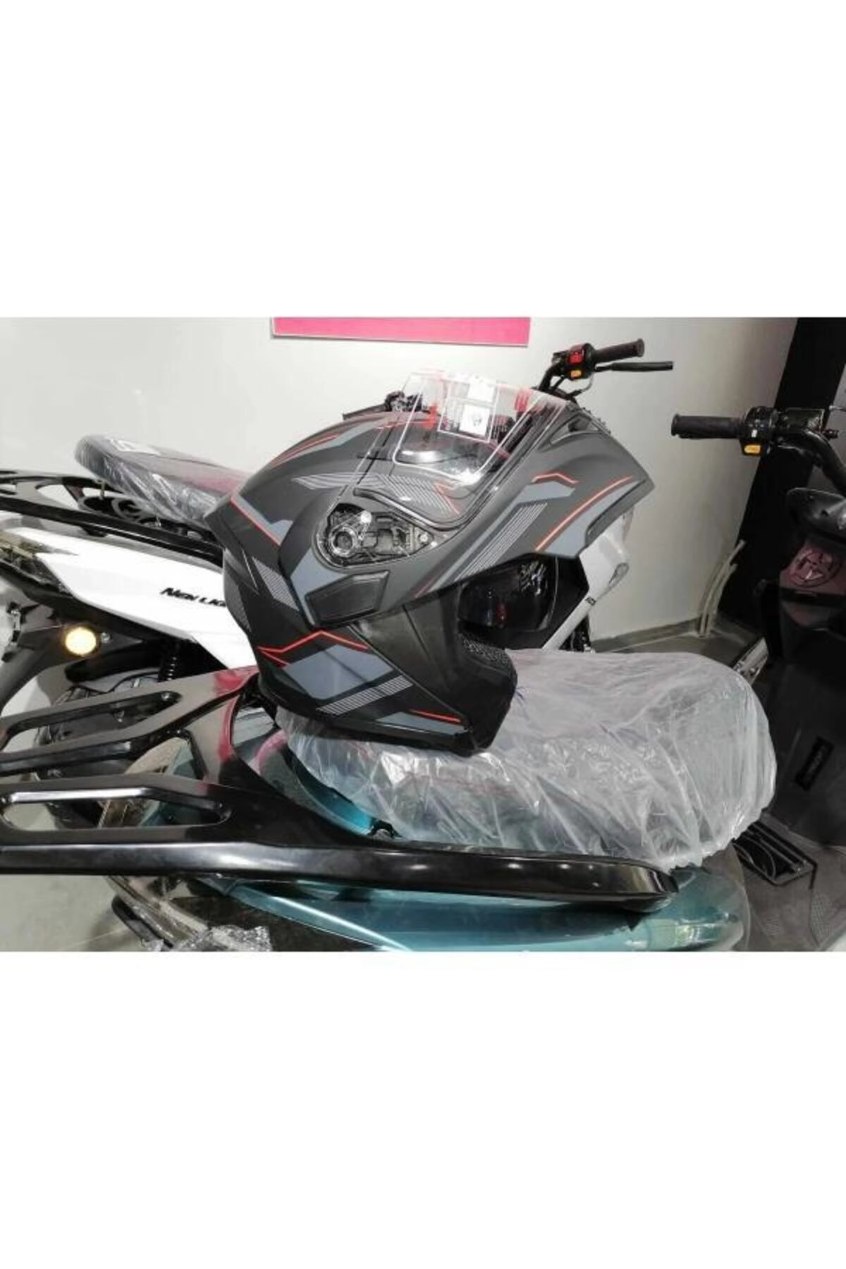 resimler/genel/Jk 902 Mat Siyah-Orange Güneş Vizörlü Çene Açılır Kask [E1]