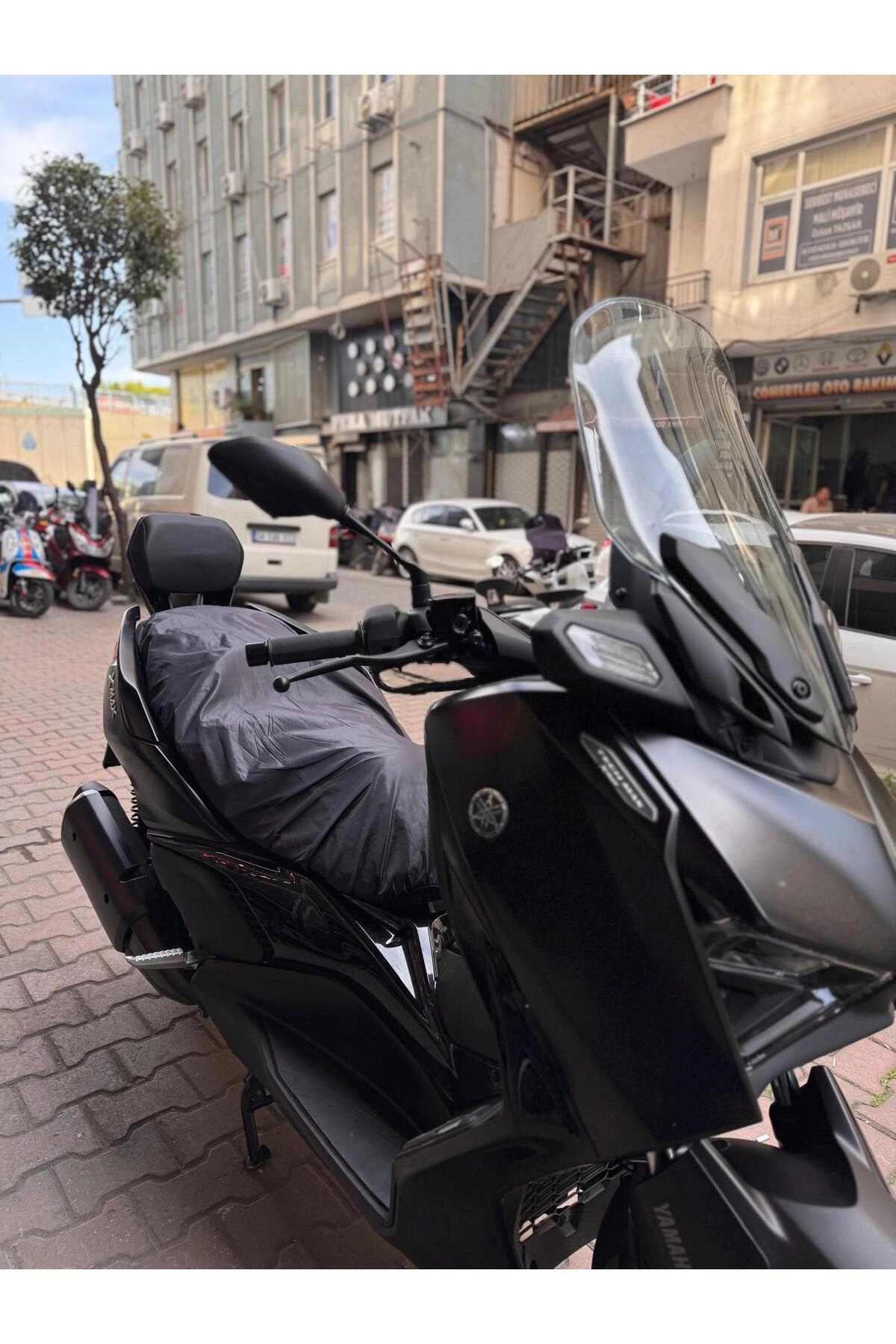 resimler/genel/Yamaha Xmax 2024 2025 Sissy Bar Sırt Dayama Carbon