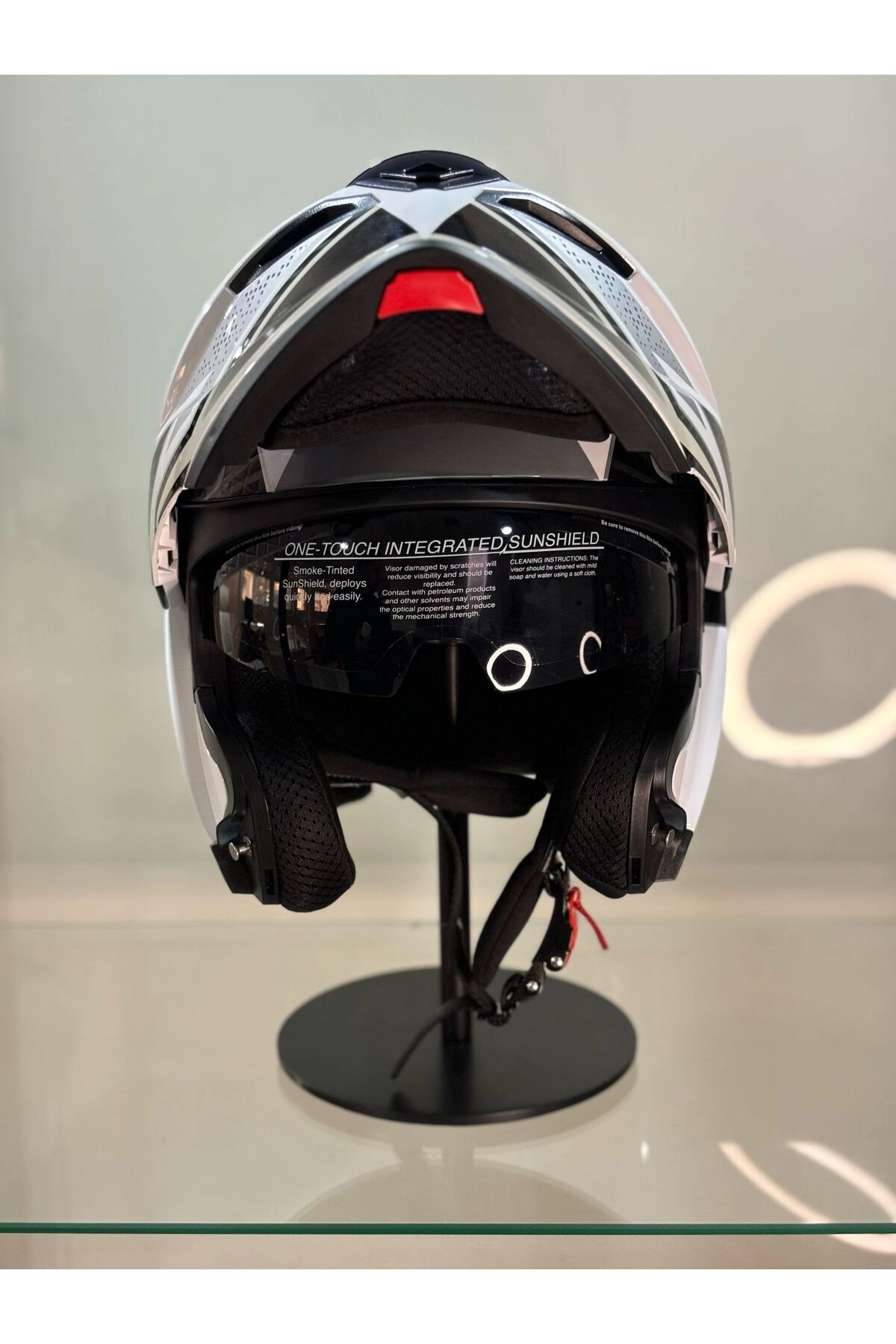 resimler/genel/Ws-202 Güneş Gözlüklü Çene Açılır Kask Siyah Vizörlü D1