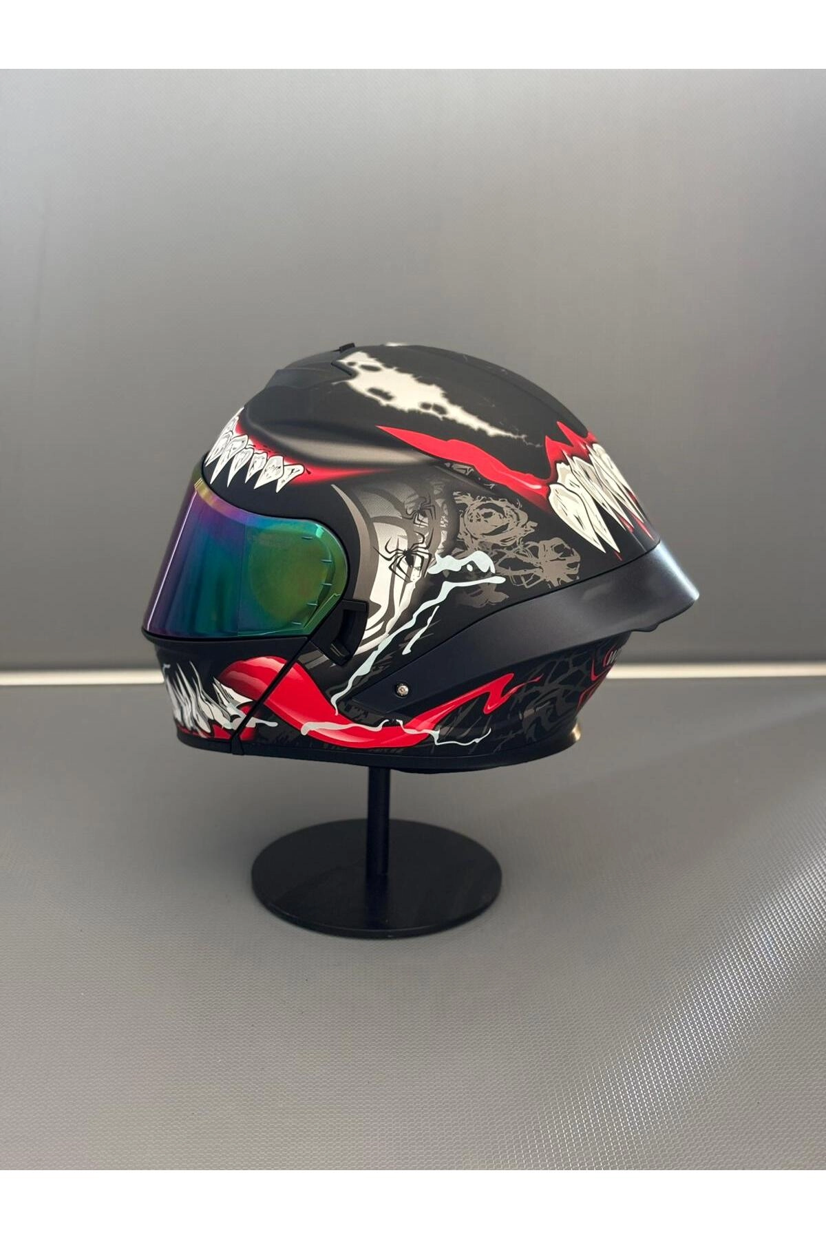 resimler/genel/Ws-202 Güneş Gözlüklü Çene Açılır Kask Siyah Vizörlü H1